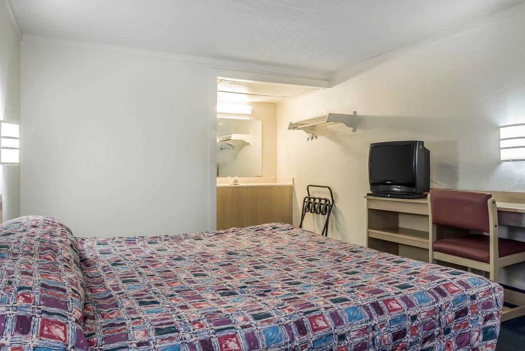 Rodeway Inn Sharonville Phòng bức ảnh
