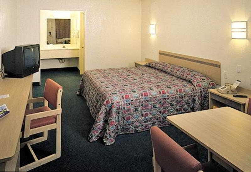 Rodeway Inn Sharonville Ngoại thất bức ảnh